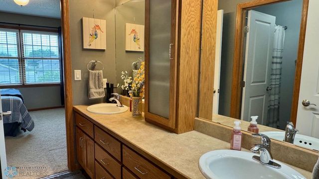 4583 44th Street S, Fargo, ND 58104