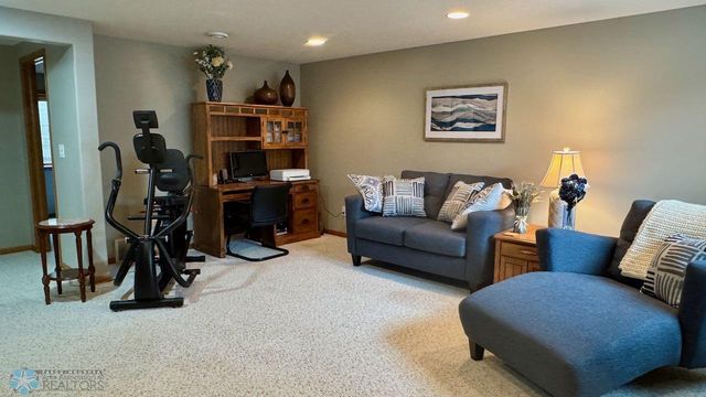 4583 44th Street S, Fargo, ND 58104