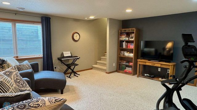4583 44th Street S, Fargo, ND 58104