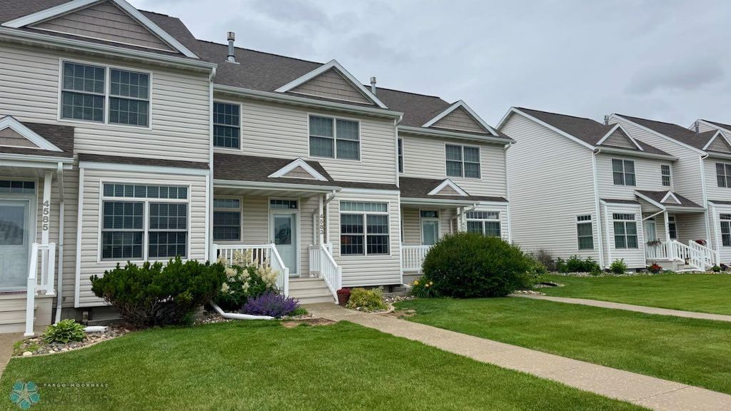 4583 44th Street S, Fargo, ND 58104