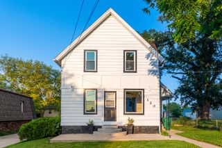 120 Sabin Street, Sycamore, IL 60178