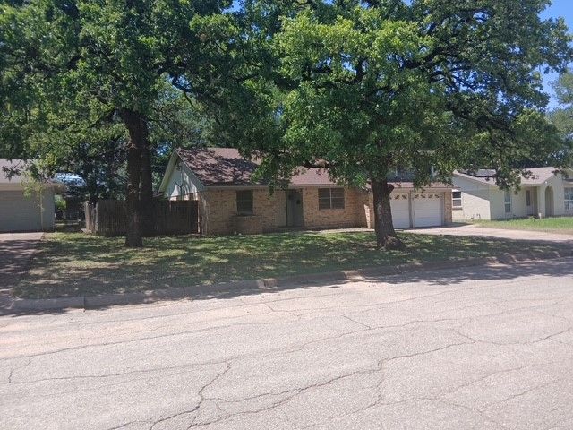 6424 Melinda Drive, Forest Hill, TX 76119