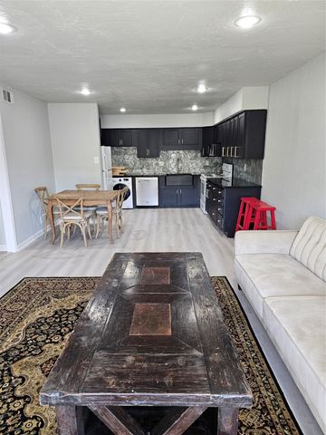 5303 Fleetwood Oaks Avenue 278, Dallas, TX 75235