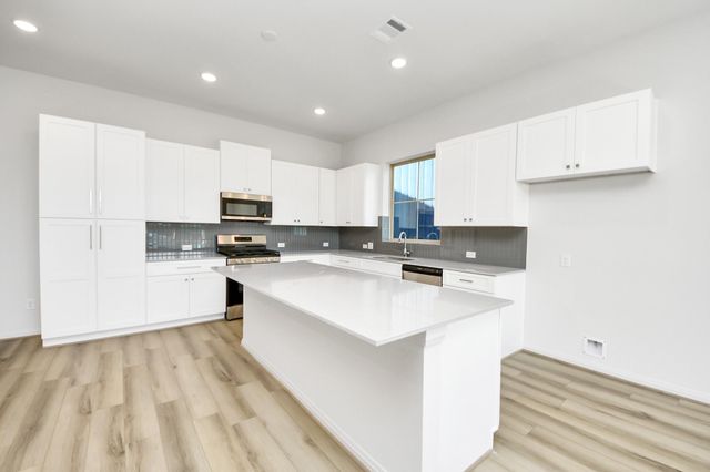 363 Legacy Point A, Sealy, TX 77474