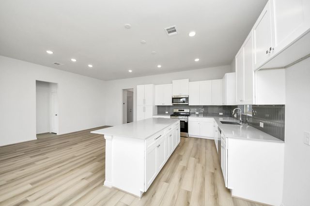 363 Legacy Point A, Sealy, TX 77474