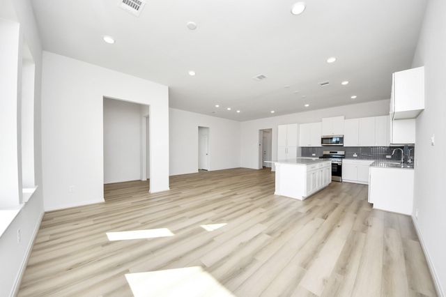 363 Legacy Point A, Sealy, TX 77474