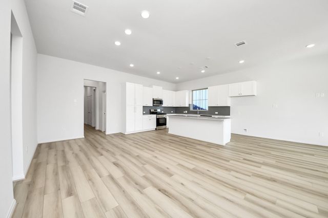 363 Legacy Point A, Sealy, TX 77474