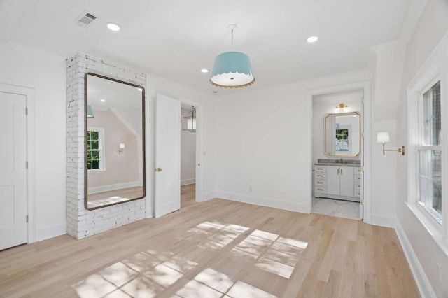 4401 Iroquois Ave, Nashville, TN 37205