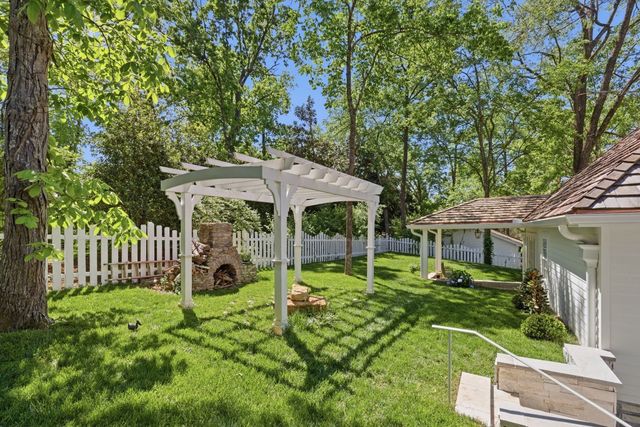 4401 Iroquois Ave, Nashville, TN 37205