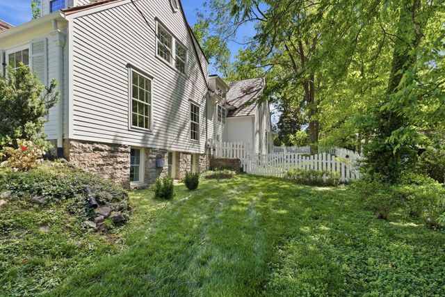 4401 Iroquois Ave, Nashville, TN 37205