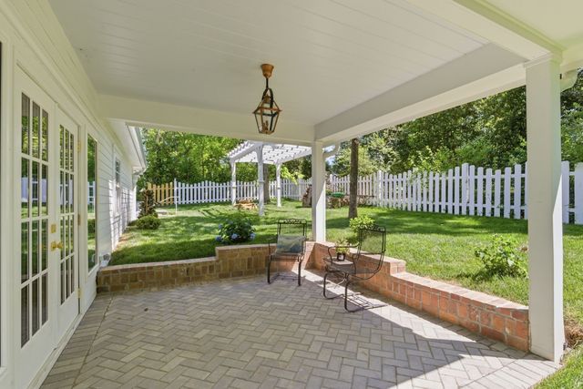 4401 Iroquois Ave, Nashville, TN 37205