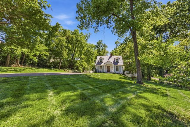 4401 Iroquois Ave, Nashville, TN 37205