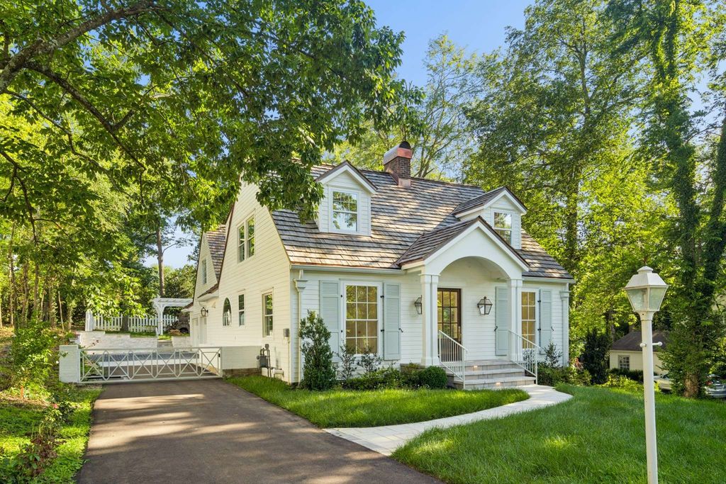 4401 Iroquois Ave, Nashville, TN 37205