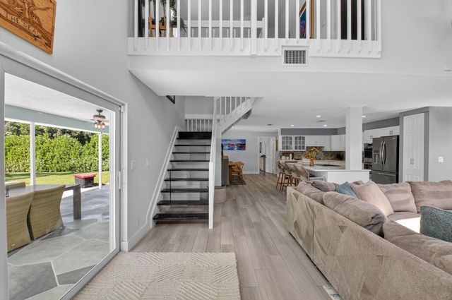 6701 Hillside Lane, Lake Worth, FL 33462