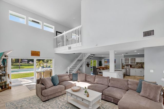 6701 Hillside Lane, Lake Worth, FL 33462