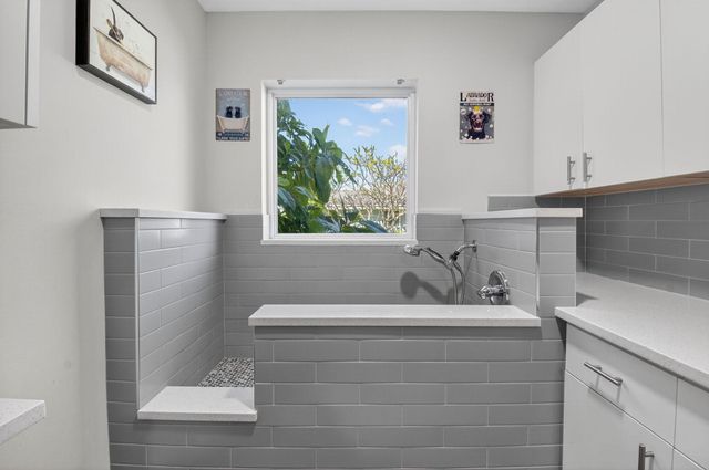 6701 Hillside Lane, Lake Worth, FL 33462