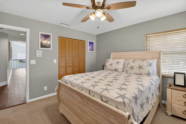 6701 Hillside Lane, Lake Worth, FL 33462