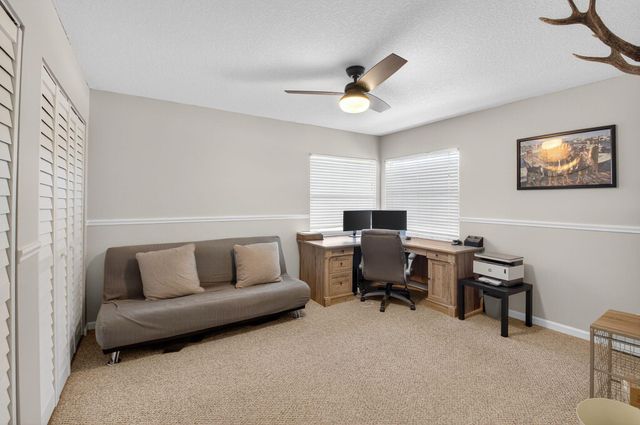 6701 Hillside Lane, Lake Worth, FL 33462