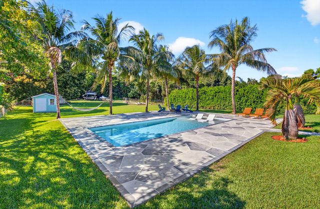 6701 Hillside Lane, Lake Worth, FL 33462