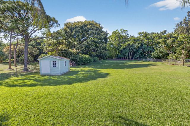 6701 Hillside Lane, Lake Worth, FL 33462