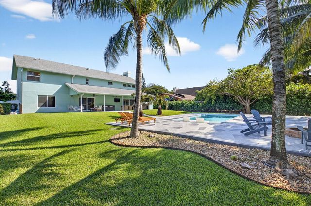 6701 Hillside Lane, Lake Worth, FL 33462