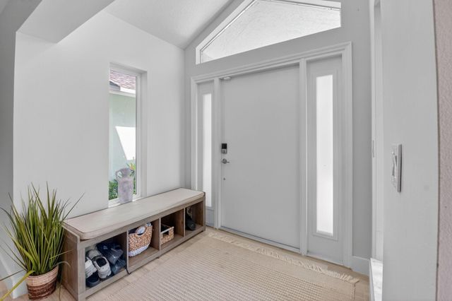 6701 Hillside Lane, Lake Worth, FL 33462