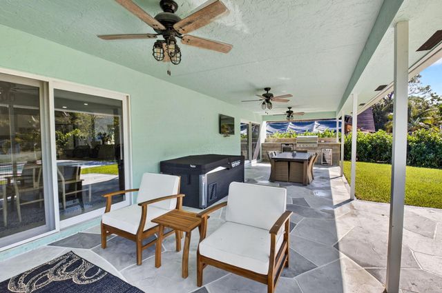 6701 Hillside Lane, Lake Worth, FL 33462