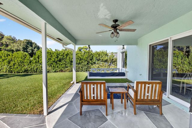 6701 Hillside Lane, Lake Worth, FL 33462