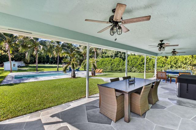 6701 Hillside Lane, Lake Worth, FL 33462