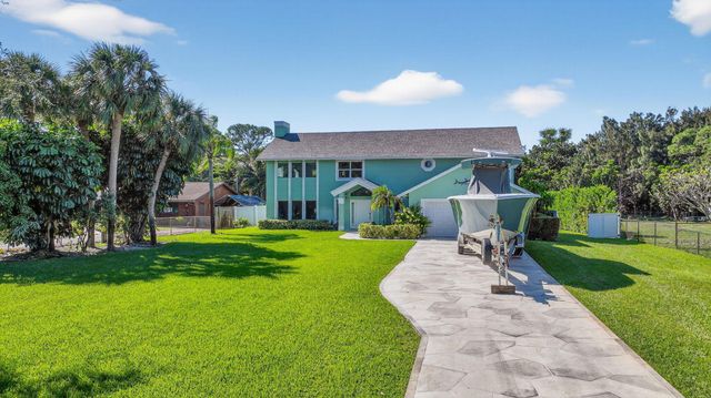 6701 Hillside Lane, Lake Worth, FL 33462