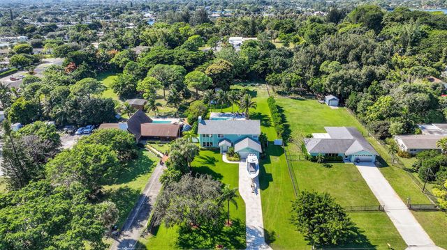 6701 Hillside Lane, Lake Worth, FL 33462