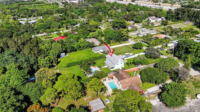 6701 Hillside Lane, Lake Worth, FL 33462