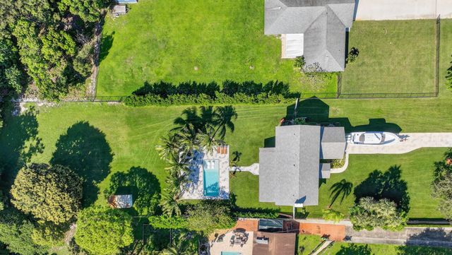 6701 Hillside Lane, Lake Worth, FL 33462