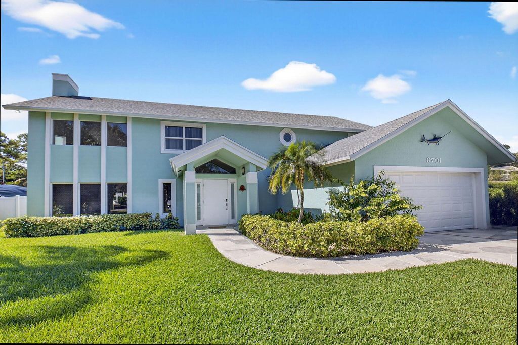 6701 Hillside Lane, Lake Worth, FL 33462