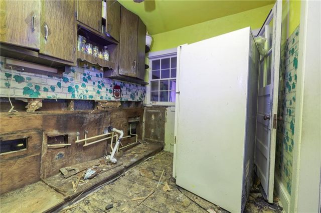 1650 North NW Avenue, Atlanta, GA 30318