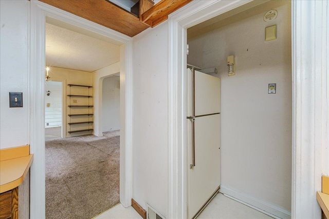 2697 Stillwater Road E, Maplewood, MN 55119