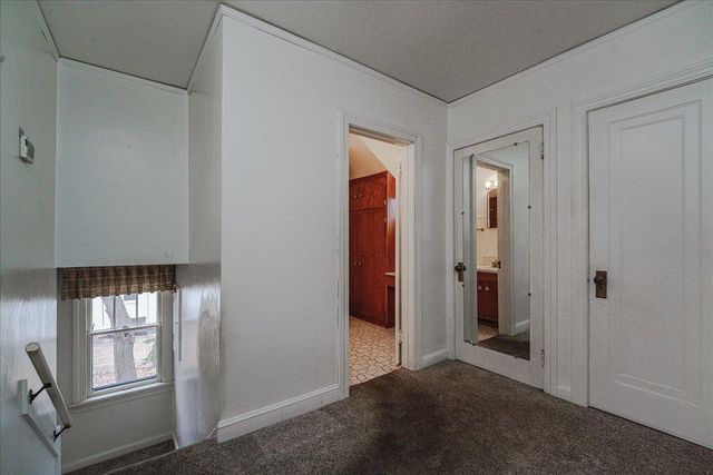 2697 Stillwater Road E, Maplewood, MN 55119