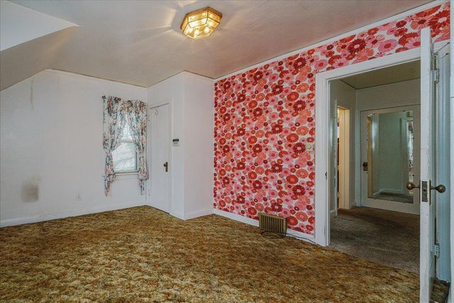 2697 Stillwater Road E, Maplewood, MN 55119