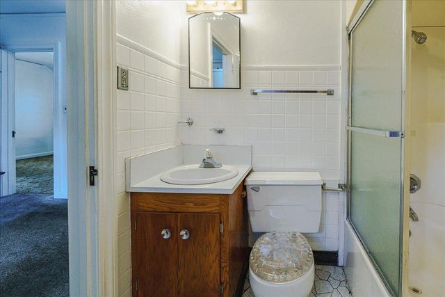 2697 Stillwater Road E, Maplewood, MN 55119