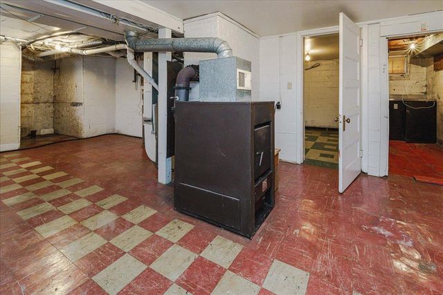 2697 Stillwater Road E, Maplewood, MN 55119