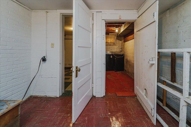 2697 Stillwater Road E, Maplewood, MN 55119