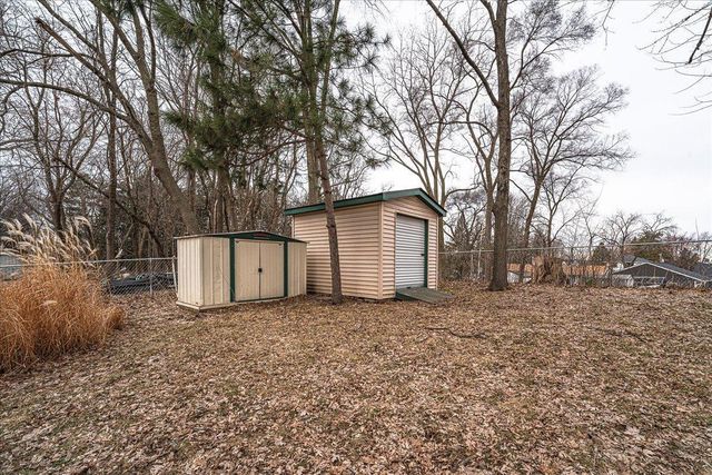 2697 Stillwater Road E, Maplewood, MN 55119