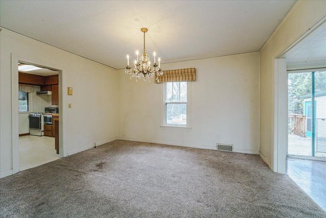 2697 Stillwater Road E, Maplewood, MN 55119