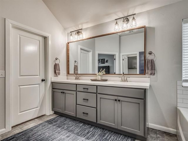 3755 Black Mesa Road, Norman, OK 73071
