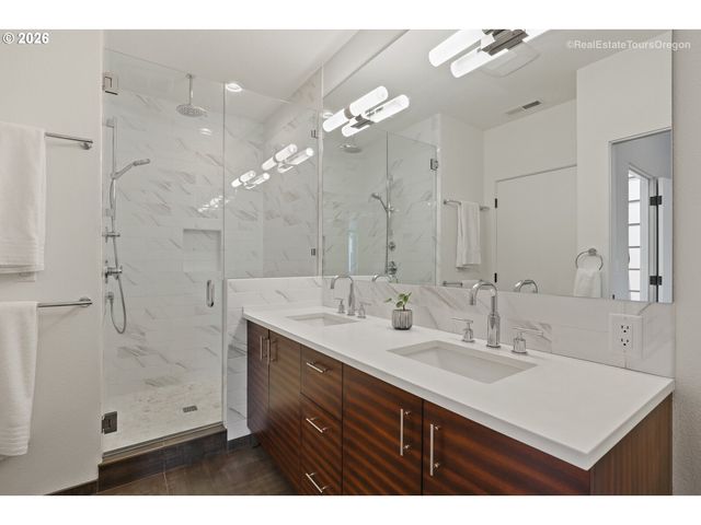 4929 N MARYLAND Ave, Portland, OR 97217