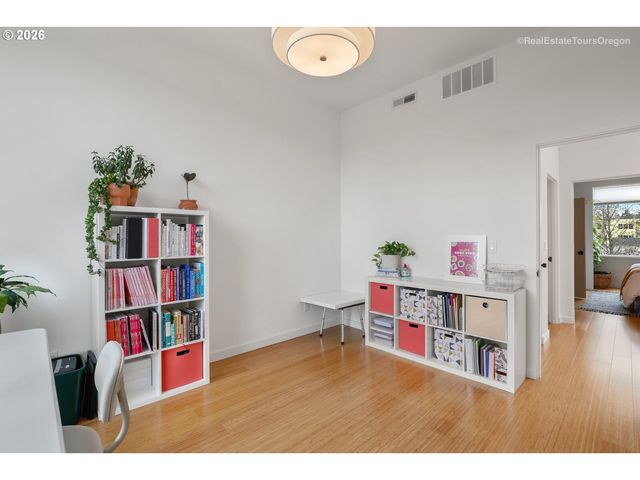 4929 N MARYLAND Ave, Portland, OR 97217