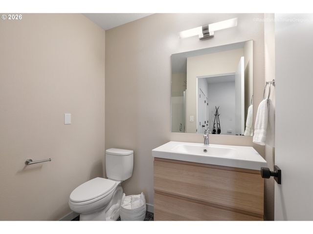 4929 N MARYLAND Ave, Portland, OR 97217