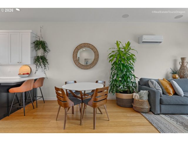 4929 N MARYLAND Ave, Portland, OR 97217