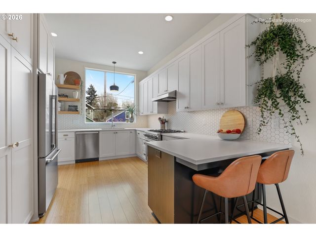 4929 N MARYLAND Ave, Portland, OR 97217