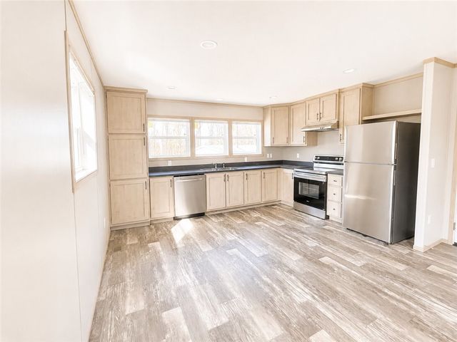 159 Roundtop Circle, Scottdale, PA 15683